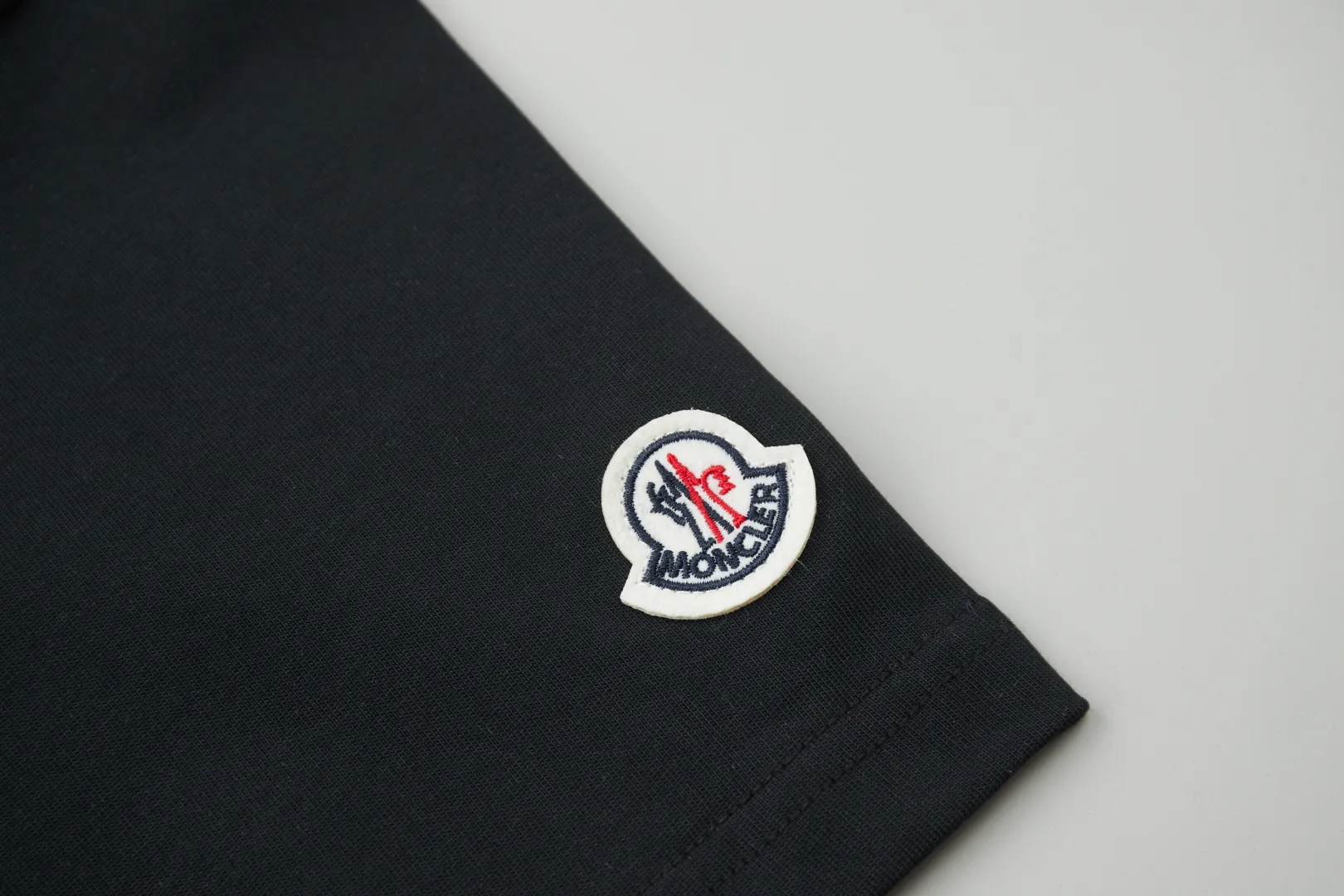 ✨MONC✨🆕25SS New Arrival · 260 100% · 32 1X 1 · · ：White/Black/Gray/Blue Size：S/M/L/XL